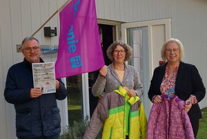 Frank Willenberg (1. Vorsitzender des Vereins Kronenkreuz e. V.), Martina Wittkowski (Kreispfarrerin im Kirchenkreis Oldenburger Münsterland) und Martina Fisser, geschäftsführerin der Diakonie im Oldenburger Münsterland rufen zur Hilfsaktion auf. Foto: Maibaum/Diakonie